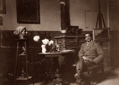 Sochař Mario Pelagatti ve svém ateliéru, Florencie, 20.11.1920 (čb foto) od Alberto Fierli