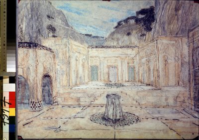 Scénografie k tragédii Antigona po Sofoklovi (496 př. n. l.-406 př. n. l.) (scéna k tragédii Antigona po Sofoklovi). Veřejné náměstí obklopené starožitnými budovami, zasazené do horské krajiny. Alexandrova práce od Aleksandr Jakovlevic Golovin