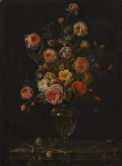 Zátiší s červenými, bílými a růžovými růžemi ve skleněné váze nad kamennou římsou s motýly, kobylkou a broukem. od Alexander Adriaenssen