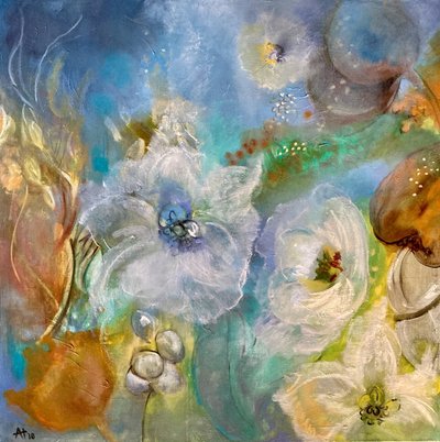 Éterické bílé květy od Alexandra Higgins