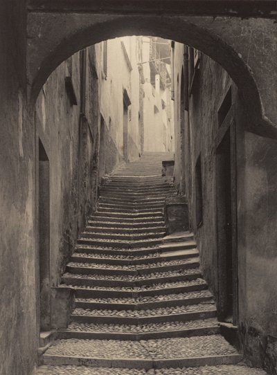 Ulice v Bellagiu od Alfred Stieglitz