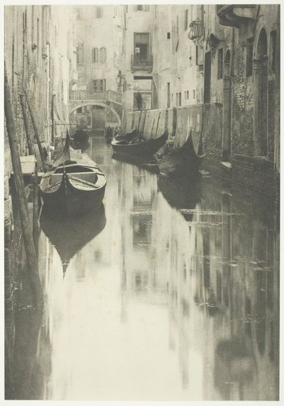 Benátský kanál, 1894, vytištěno 1897. od Alfred Stieglitz