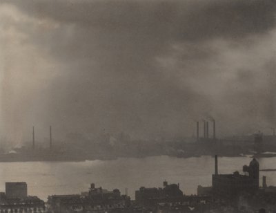 Z města Shelton ve státě New York, pohled na východ od Alfred Stieglitz