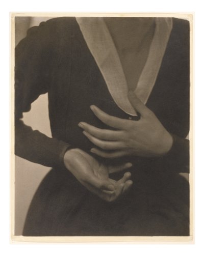 Ruce Georgie O’Keeffeové v galerii 291 od Alfred Stieglitz