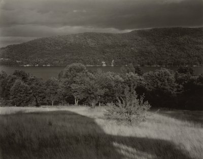 Jezero George z kopce od Alfred Stieglitz