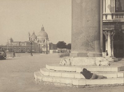 Na náměstí, v 6 hodin ráno. od Alfred Stieglitz