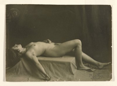 [Ležící akt] od Alphonse Maria Mucha