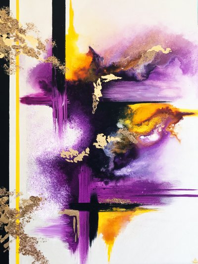 Energická fialová a zlatá od Alyson Storms