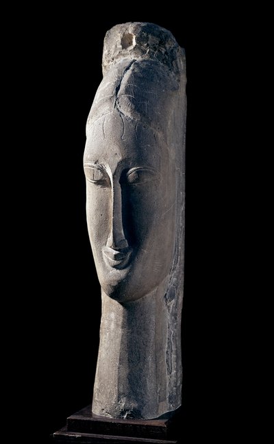 Hlava ženy. Ženská hlava. Socha od Amedea Modiglianiho (1884-1920) od Amedeo Modigliani