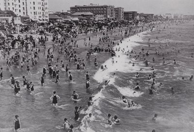 Kalifornie: Venice, oblíbené celoroční plážové letovisko poblíž Los Angeles (černobílá fotografie) od American Photographer (after)
