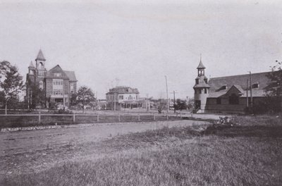 Old Orchard Beach, Maine: radnice a veřejná knihovna; Pošta; Kostel St Margaret