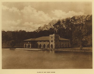 Princetonská univerzita: Třída loděnice z roku 1887 (černobílá fotografie)q od American Photographer (after)