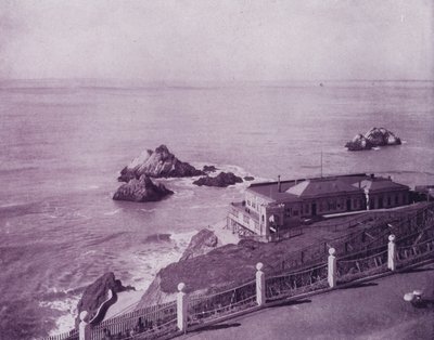Seal Rocks a Cliff House u Golden Gate, San Francisco (černobílá fotografie) od American Photographer (after)