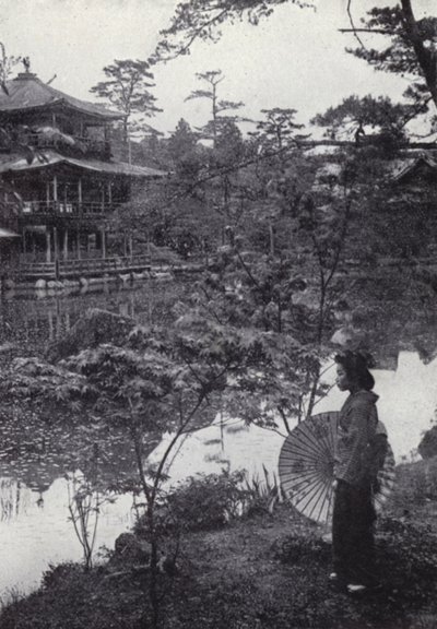 Zlatý pavilon v Kinkakuji (černobílá fotografie) od American Photographer (after)
