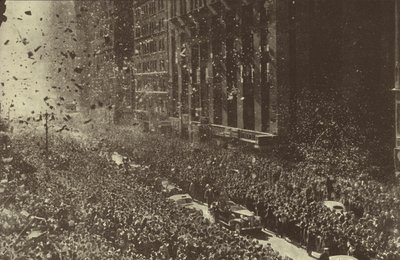 Americký prezident Franklin D Roosevelt byl nadšeně vítán v New Yorku poté, co byl zvolen na třetí funkční období, prosinec 1940 (černobílá fotografie) od American Photographer (after)