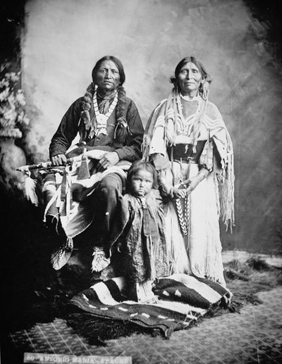 Náčelník Apačů Antonio Maria s rodinou od American Photographer