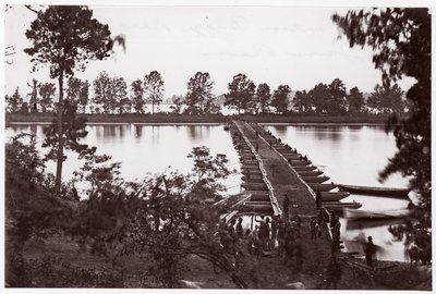 Building Quarters ve Fort Brady, kolem roku 1865 (stříbrný tisk alba ze skleněného negativu) od American Photographer