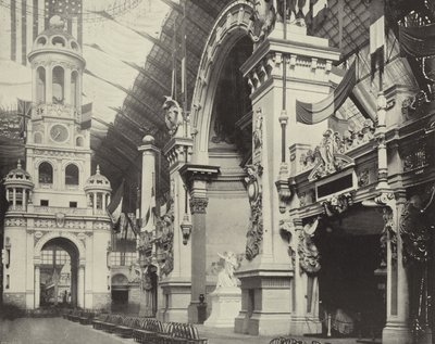 Hodinová věž a francouzská fasáda od American Photographer