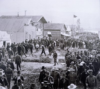 Dawson City během zlaté horečky na Klondiku (1897-98) 1898 (čb fotografie) od American Photographer