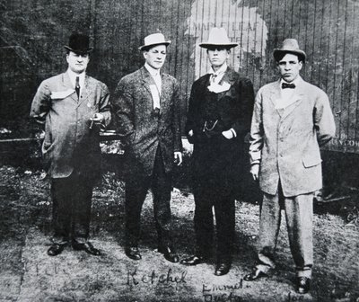 Emmett Dalton (nar. 1871) kolem roku 1909 (černobílá fotografie) od American Photographer