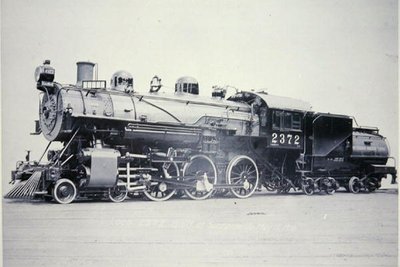 Motor 2372 třídy T-32 železnice Southern Pacific Railroad (černobílá fotografie) od American Photographer
