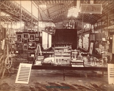 Výstava Lenoir & Forsters, hlavní budova, Centennial International Exhibition, Philadelphia, 1876 (tisk alba) od American Photographer
