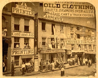 Lower Hudson Street, N.Y.C., 1865 (želatinový stříbrný tisk) od American Photographer