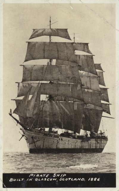 Pirátská loď, postavená v Glasgow, Skotsko, 1886 od American Photographer