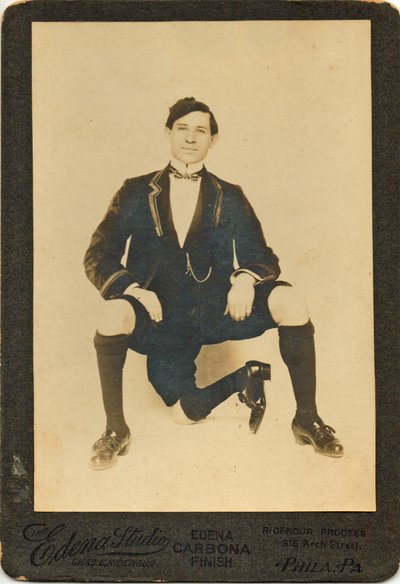 Portrét Francisca Lentiniho (1881-1966), třínohého muže od American Photographer