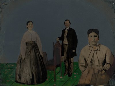 Portrét dvou žen a muže, 60. léta 19. století (fotografie) od American Photographer