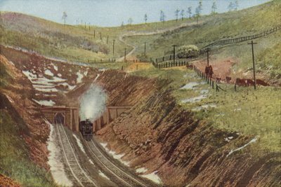 Ratonský tunel, nejvyšší bod na Santa Fe (barevná fotografie) od American Photographer