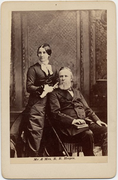 Rutherford Birchard Hayes (1822-93), 19. prezident USA, a Lucy Ware Webb Hayes (1831-89), jeho manželka (foto alba) od American Photographer