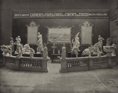 Socha v Cementu od American Photographer
