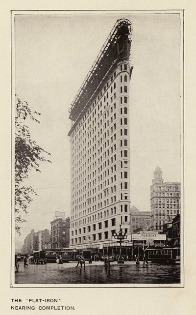 "Flat-Iron" se blíží k dokončení (čb foto) od American Photographer