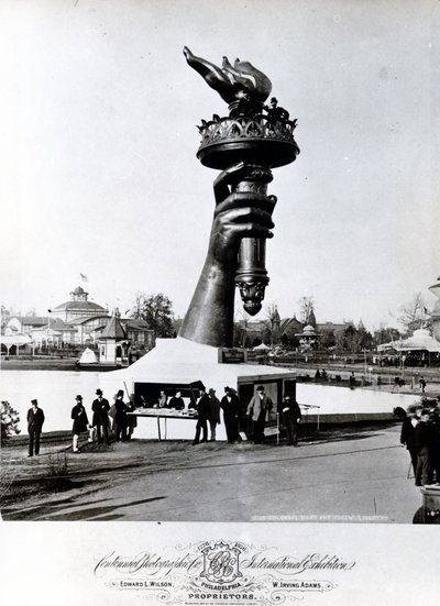 Ruka a pochodeň Sochy svobody, 1876 od American Photographer
