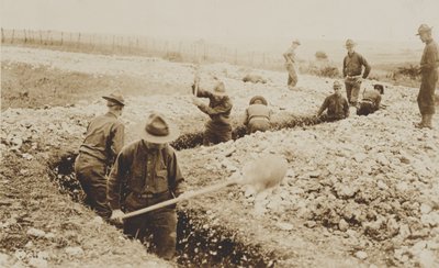 Američtí námořníci ve Francii Kopání, 1917-19 od American Photographer