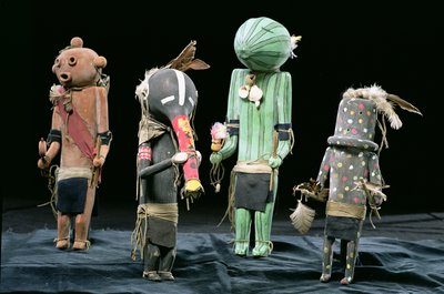 Čtyři panenky Kachina od American School