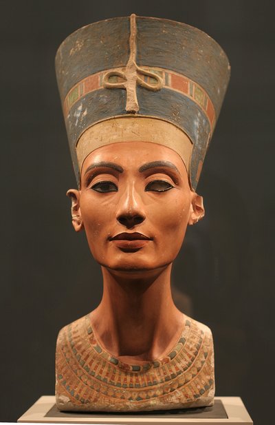 Busta Nefertiti, asi 1350 před naším letopočtem od Ancient Egypt