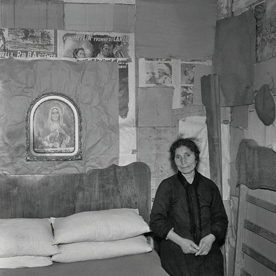 LOŽNICE od Ando Gilardi