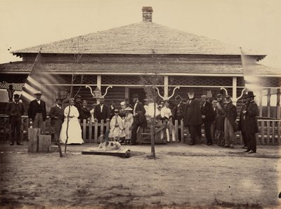 Deska 11. Generál Grant a skupina v pevnosti Sanders, 1869 (foto) od Andrew Joseph Russell