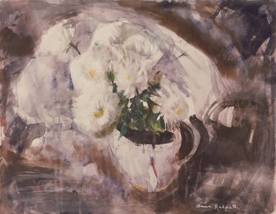 Bílé květy v bílém džbánu, cca 1960 (akvarel na papíře) od Anne Redpath