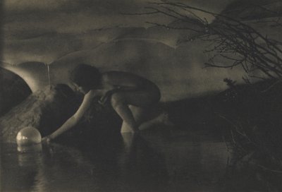 Bublina (hlubotisk) od Anne W. Brigman