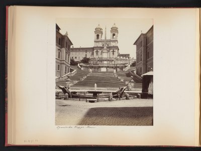 Pohled na Španělské schody, Piazza di Spagna a Trinità dei Monti v Římě, Itálie Španělské Treppe. rom (název na objektu) od Anonymous
