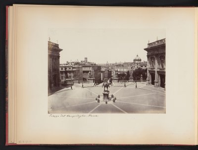 Nachází se na náměstí Piazza del Campidoglio v Římě, Itálie Náměstí Campidoglio. Řím (název na předmětu) od Anonymous