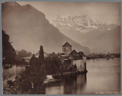 Hrad Chillon na Ženevském jezeře, v dálce Dents du Midi Chillon et la Dent du Midi (název na objektu) od Anonymous