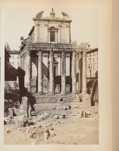 Chrám Antonina a Faustiny na Forum Romanum v Římě, Itálie od Anonymous