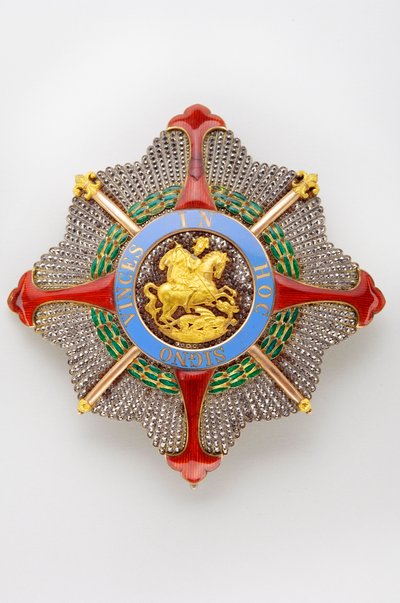 Království dvou Sicílie - Royal House of the Two Sicilies: talíř Řádu svatého Jiří ze Reunionu - Model pro velmistra - počátek 19. století - Zlato, stříbro, markazit a emaly - D 8,5 cm; váha 80 g - Soukromý odběr od Anonymous Anonymous