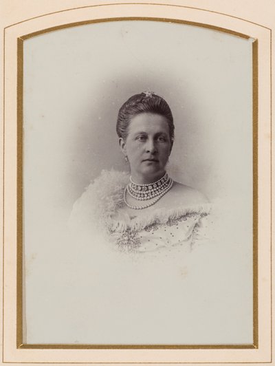 Olga Constantinovna de Russie, reine des Hellenes - Portrét velkovévodkyně Olgy Constantinovny z Ruska (1851-1926), Anonym. Foto albuminu. Soukromá sbírka od Anonymous Anonymous