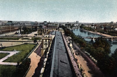 Paříž: panorama směrem k Louvru. La Seine a Cathedrale Notre Dame (Notre-Dame), vpravo. Fotografie z roku 1920 v „Uměleckém albu“ města Paříže. Soukromá sbírka. od Anonymous Anonymous
