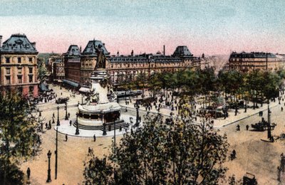 Paříž: pohled na Place de la Republique se sochou Republique. Fotografie z roku 1920 v „Uměleckém albu“ města Paříže. Soukromá sbírka. od Anonymous Anonymous